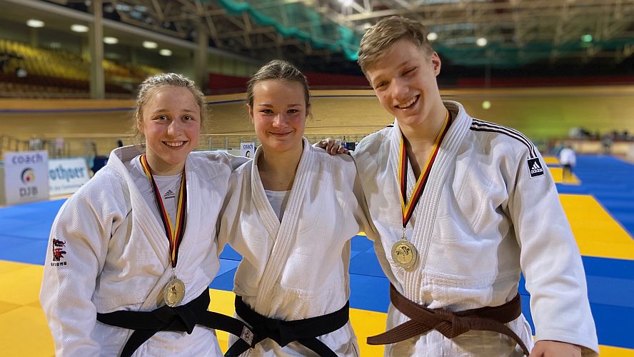 Yara Slamberger - Deutsche U21 Meisterin -57kg / Helene Foede 5.Platz -63kg / Lennart Slamberger - Deutscher U21 Meister -66kg (v.l.) 