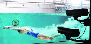 Schwimmerin Lisa Graf von der SSG Leipzig weiß nach dem Test im Strömungskanal genau, wie es um ihre Technik und ihre Fitness bestellt ist. Schwimmerin Lisa Graf von der SSG Leipzig weiß nach dem Test im Strömungskanal genau, wie es um ihre Technik und ihre Fitness bestellt ist.