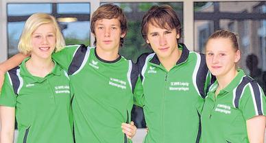 Die DHfK-Wasserspringer Fränze Jahn, Dominik Stein, Phillip Kirchhoff und Friederike Freyer (v.l.) können stolz sein auf diese Saison. Die DHfK-Wasserspringer Fränze Jahn, Dominik Stein, Phillip Kirchhoff und Friederike Freyer (v.l.) können stolz sein auf diese Saison.