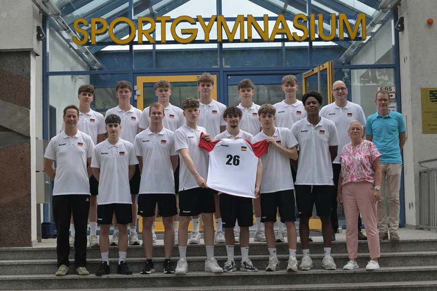 Foto: Verabschiedung unserer Volleyballer zur Schul-WM in China..